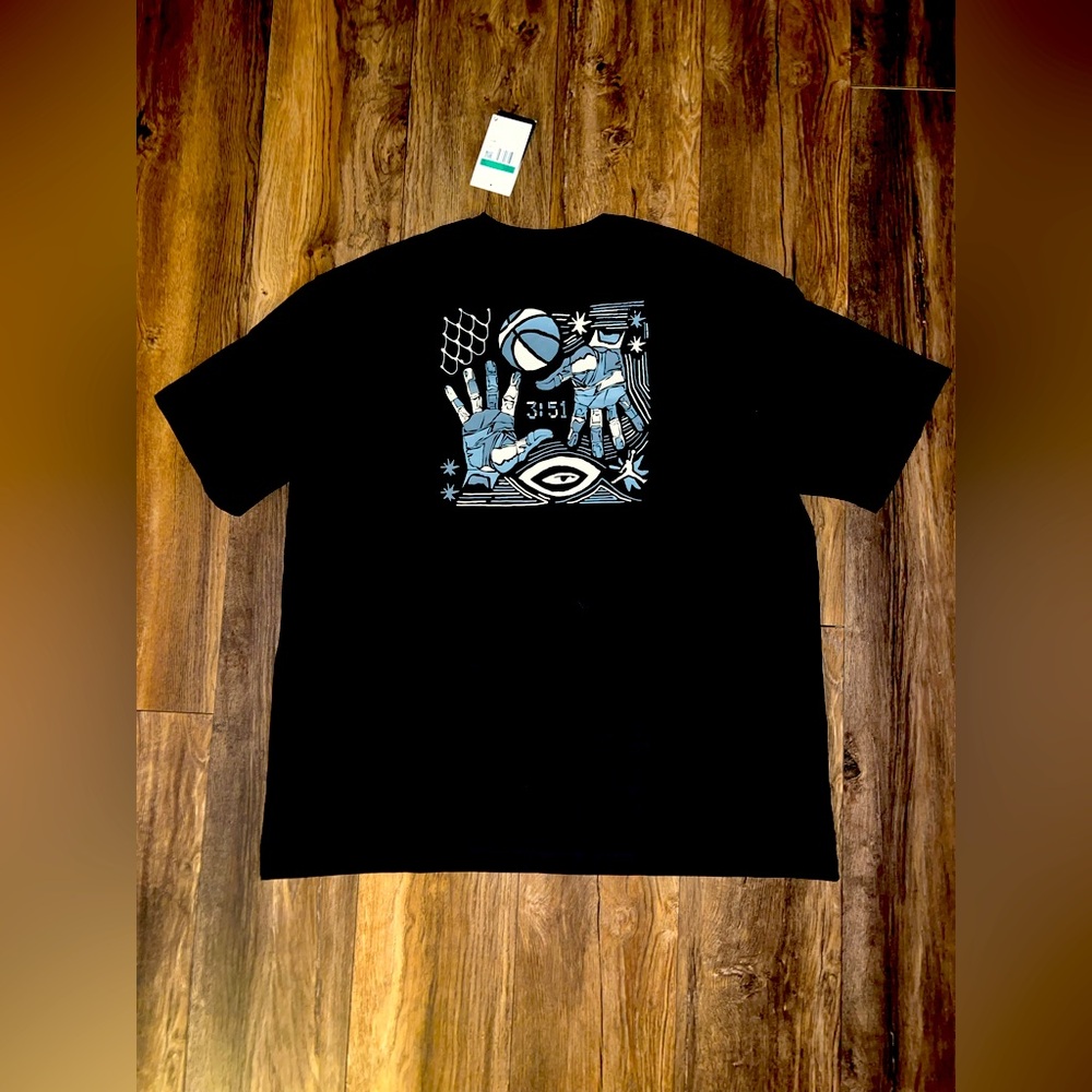 NWT Women’s Size XL Jordan Oversized Graphic Tee.
